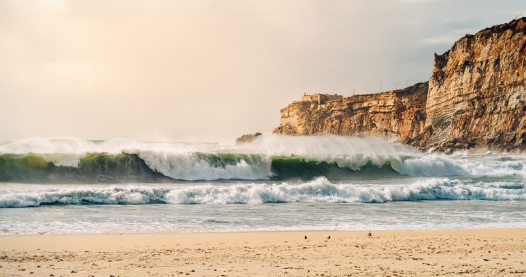Tajemnice Potężnych Fal w Nazaré: Natura Wielkich Olbrzymów